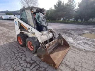 BOBCAT 753