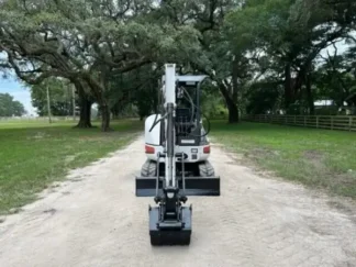 Bobcat 425G, 2,7 T + 4 baldes